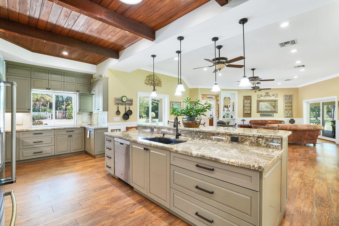 待售: $1,990,900 (4 贝兹, 3 浴室, 3800 平方英尺)