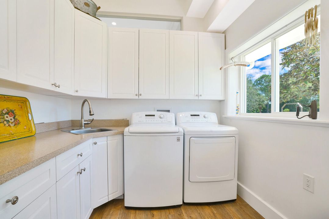 待售: $1,990,900 (4 贝兹, 3 浴室, 3800 平方英尺)