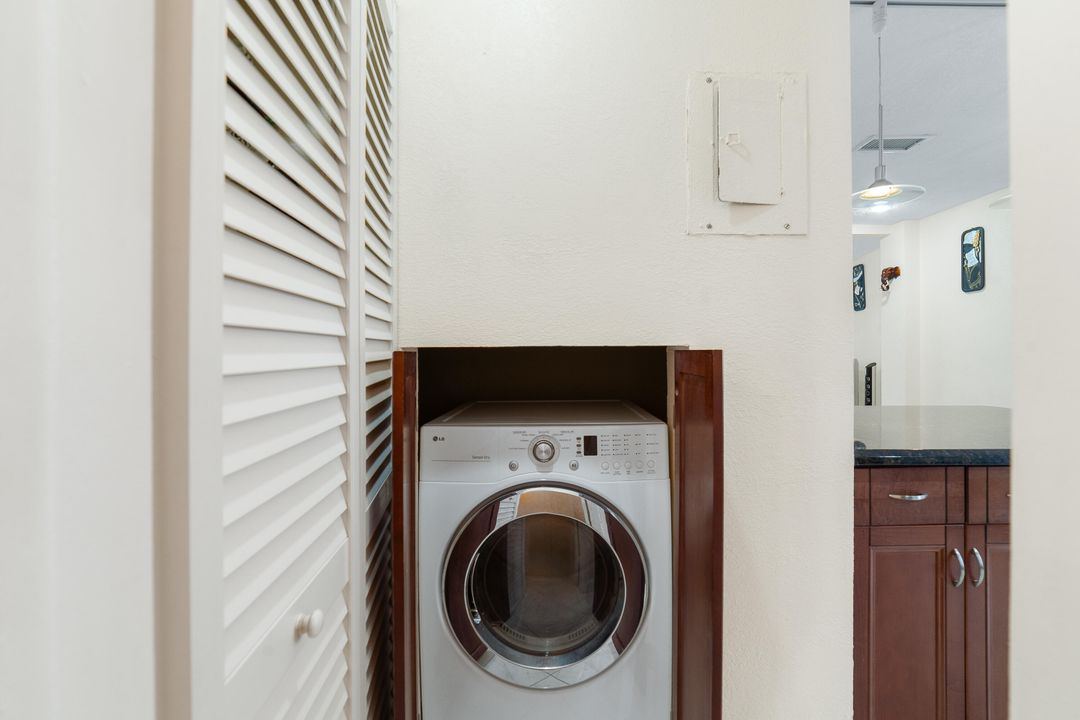 待售: $319,900 (2 贝兹, 1 浴室, 1080 平方英尺)