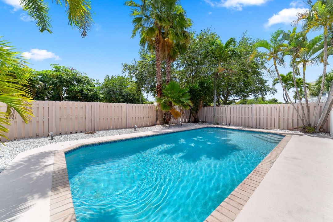 待售: $319,900 (2 贝兹, 1 浴室, 1080 平方英尺)