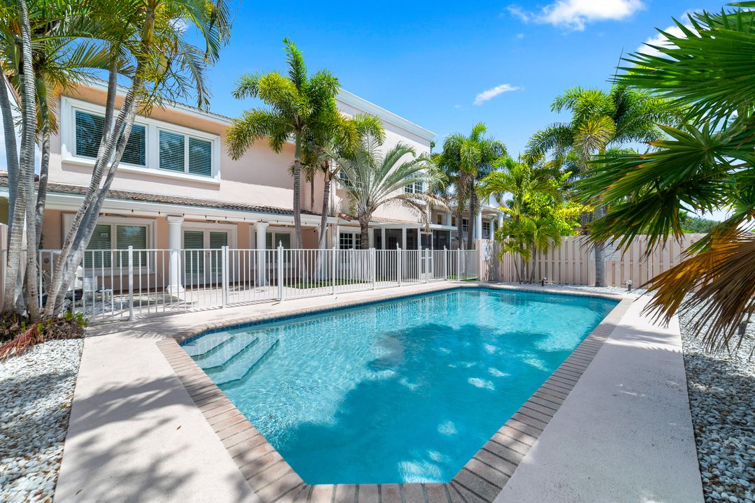 待售: $319,900 (2 贝兹, 1 浴室, 1080 平方英尺)