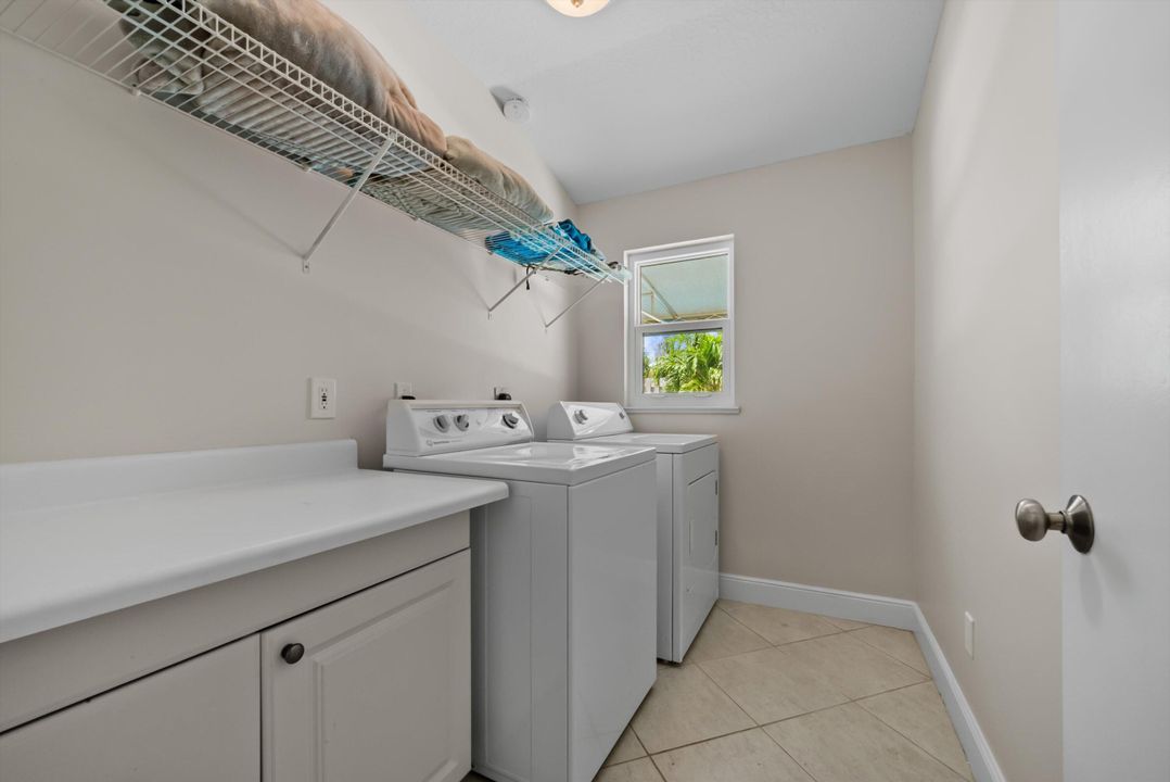 En Venta: $895,888 (3 camas, 2 baños, 1909 Pies cuadrados)