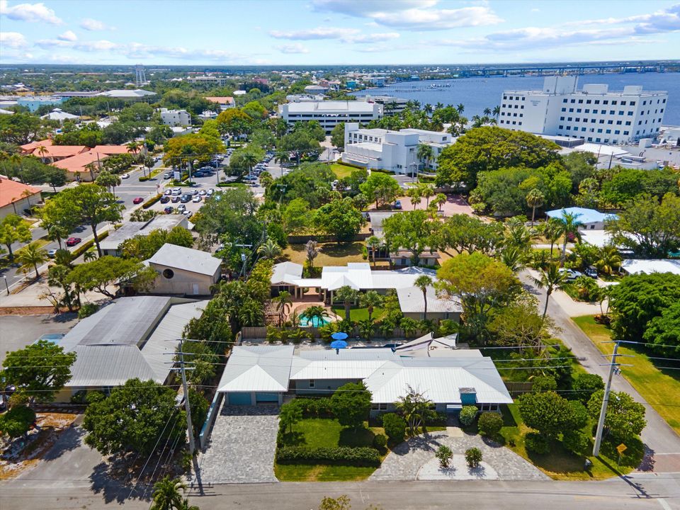 En Venta: $895,888 (3 camas, 2 baños, 1909 Pies cuadrados)