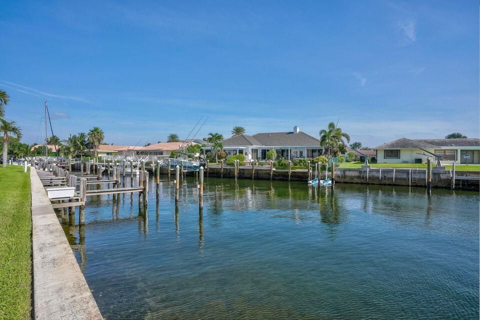 For Sale: $439,000 (3 beds, 2 baths, 1485 Square Feet)