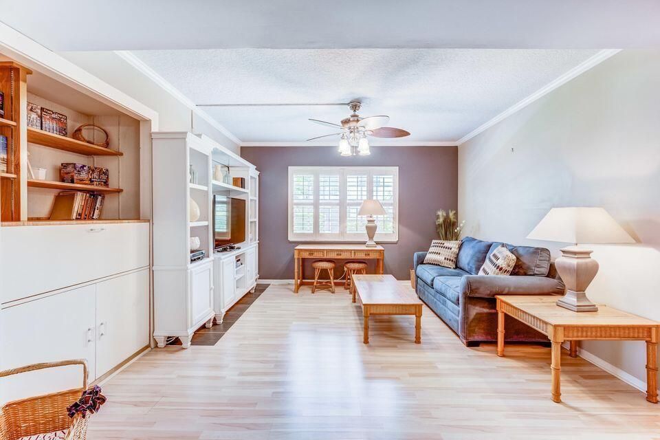 For Sale: $439,000 (3 beds, 2 baths, 1485 Square Feet)