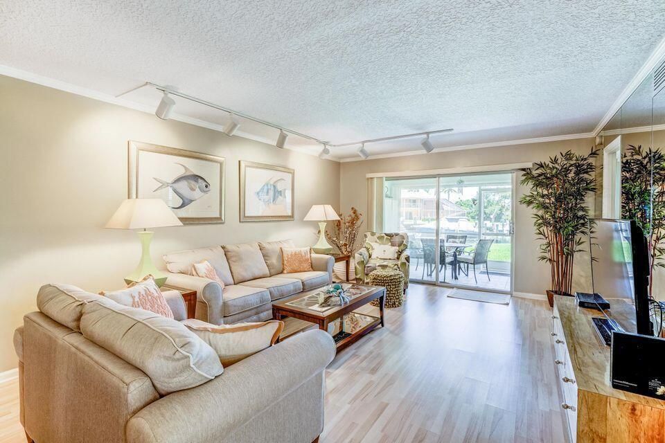 For Sale: $439,000 (3 beds, 2 baths, 1485 Square Feet)