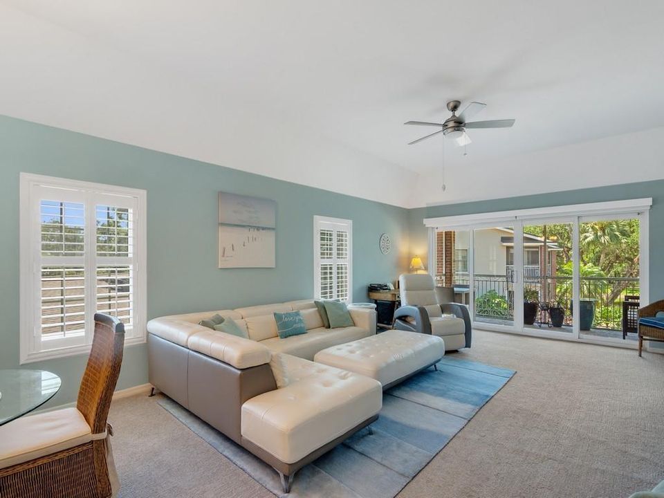 待售: $374,900 (2 贝兹, 2 浴室, 1640 平方英尺)