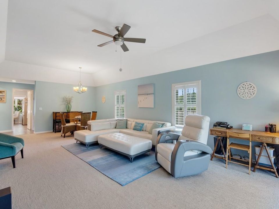 待售: $374,900 (2 贝兹, 2 浴室, 1640 平方英尺)