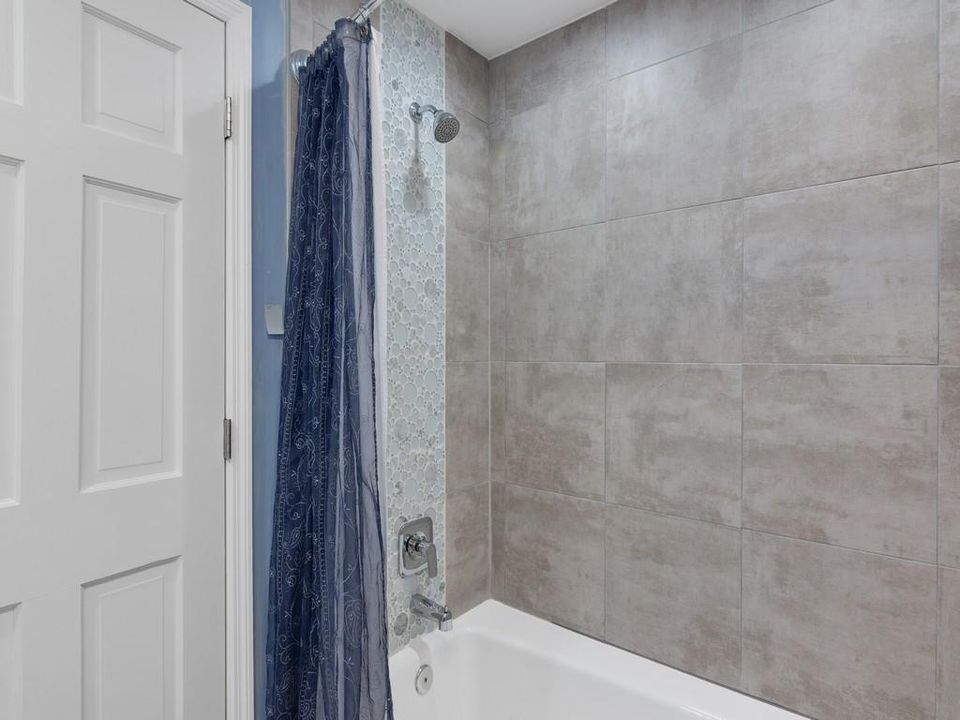 待售: $374,900 (2 贝兹, 2 浴室, 1640 平方英尺)