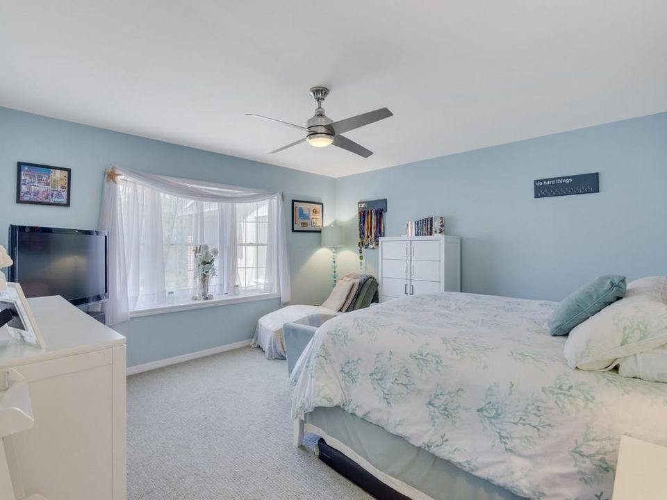 待售: $374,900 (2 贝兹, 2 浴室, 1640 平方英尺)