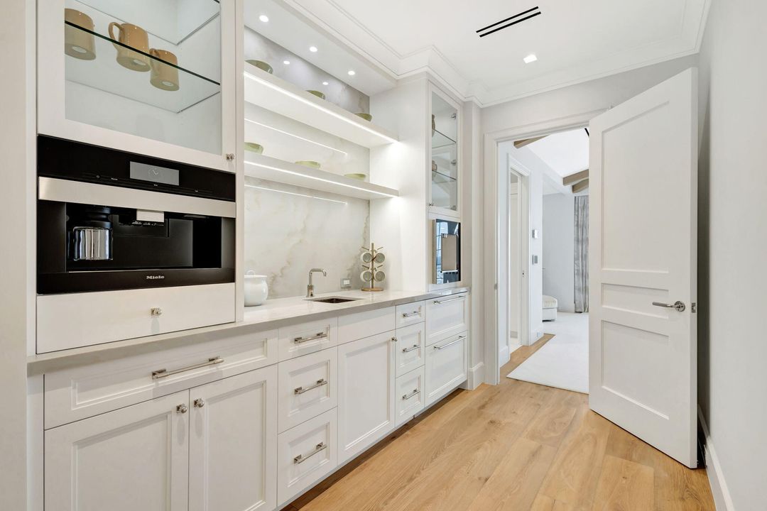 For Sale: $84,950,000 (8 beds, 12 baths, 14969 Square Feet)