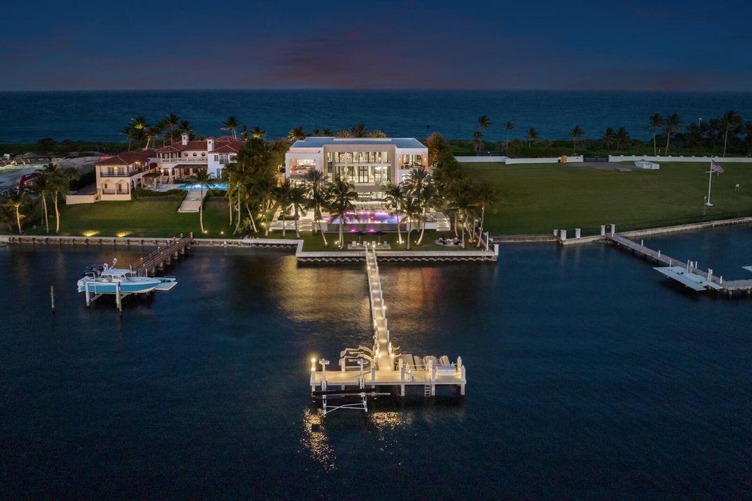 合同活跃: $84,888,000 (6 贝兹, 9 浴室, 16582 平方英尺)