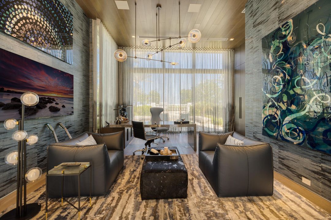 合同活跃: $84,888,000 (6 贝兹, 9 浴室, 16582 平方英尺)