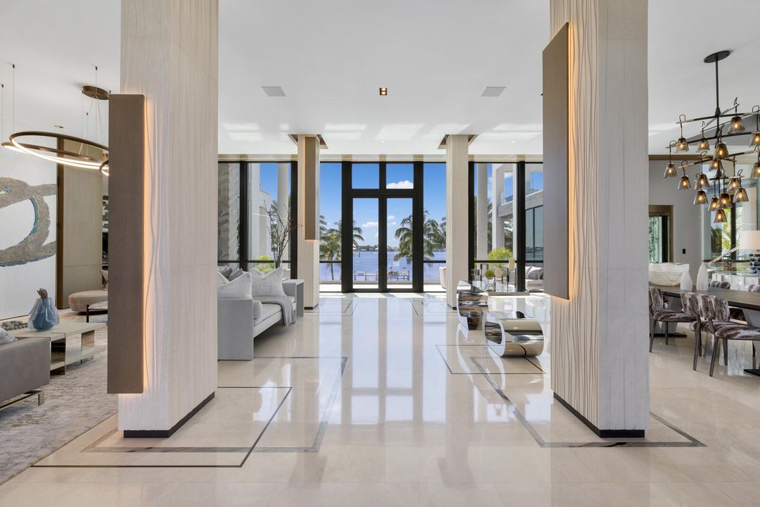 合同活跃: $84,888,000 (6 贝兹, 9 浴室, 16582 平方英尺)