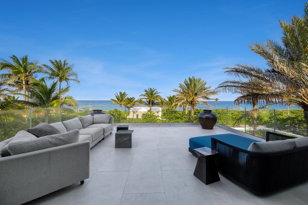 合同活跃: $84,888,000 (6 贝兹, 9 浴室, 16582 平方英尺)