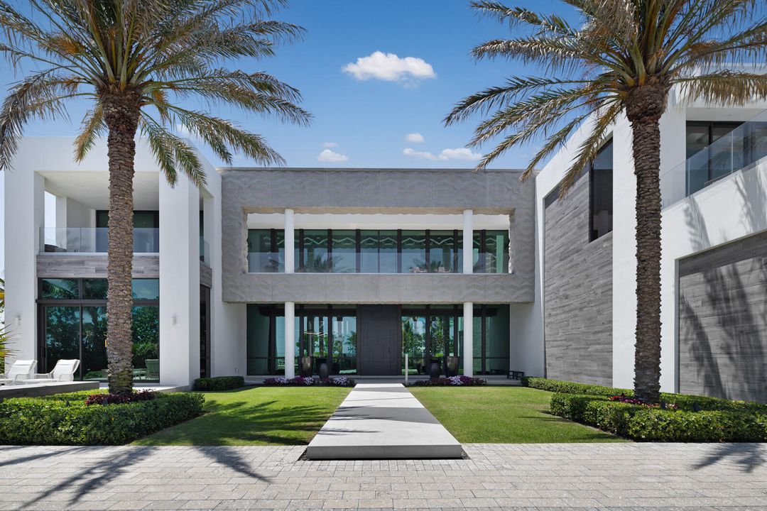 合同活跃: $84,888,000 (6 贝兹, 9 浴室, 16582 平方英尺)