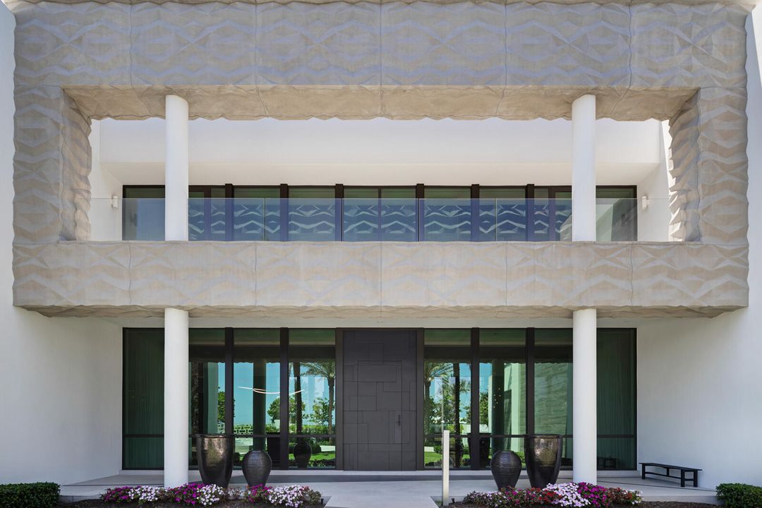 合同活跃: $84,888,000 (6 贝兹, 9 浴室, 16582 平方英尺)