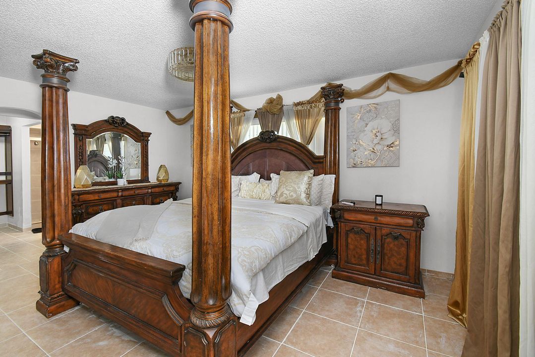 Под контрактом: $385,000 (3 спален, 2 ванн, 1819 Квадратных фут)