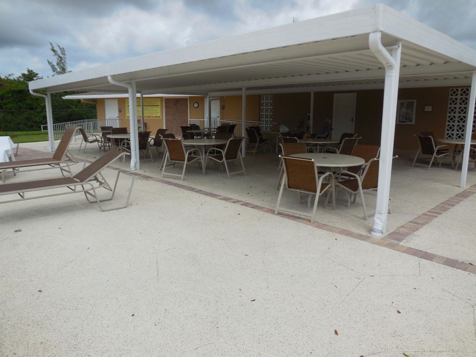 待售: $79,900 (1 贝兹, 1 浴室, 702 平方英尺)