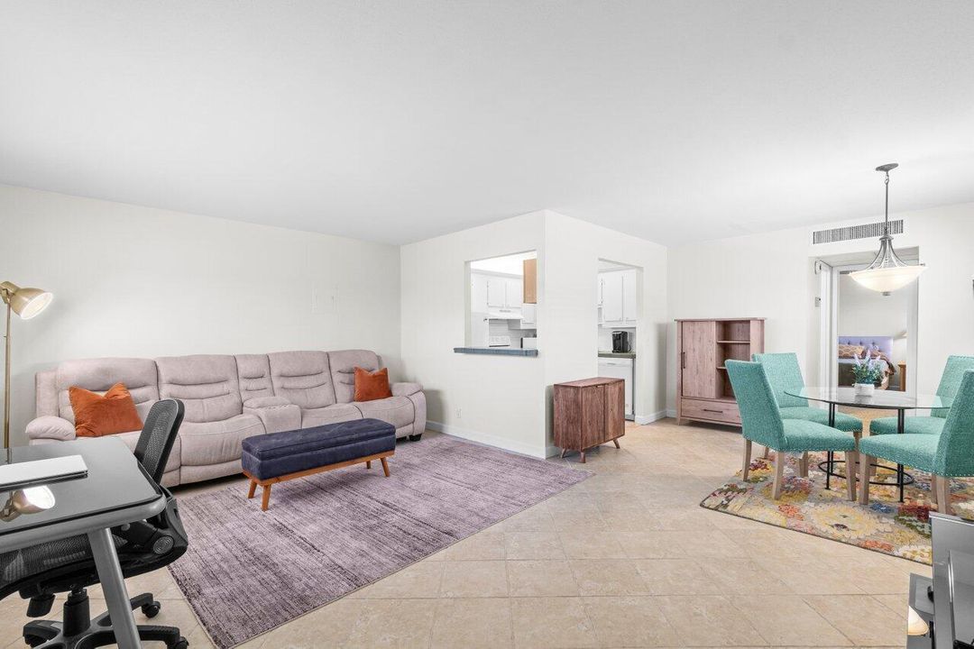 For Sale: $75,000 (1 beds, 1 baths, 720 Square Feet)