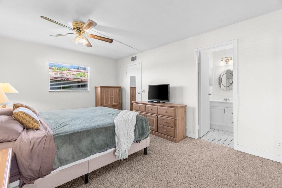 For Sale: $75,000 (1 beds, 1 baths, 720 Square Feet)