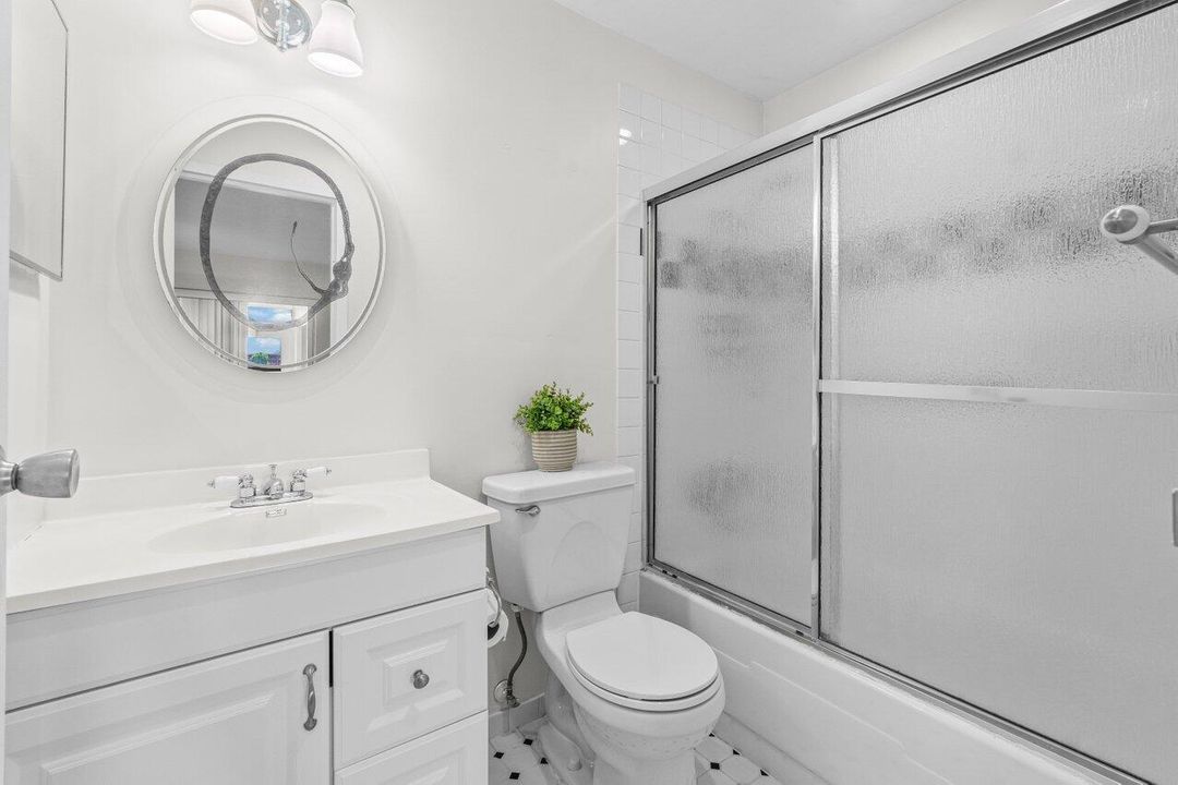 For Sale: $75,000 (1 beds, 1 baths, 720 Square Feet)