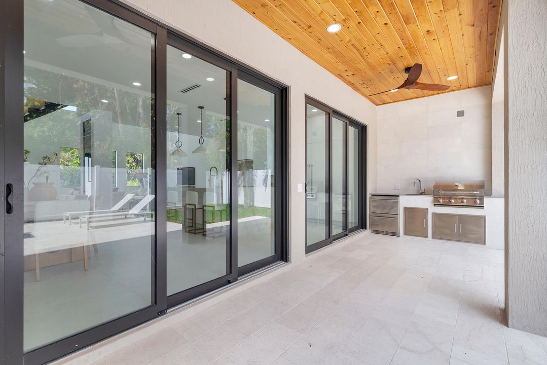 Activo con contrato: $2,800,000 (4 camas, 5 baños, 3133 Pies cuadrados)