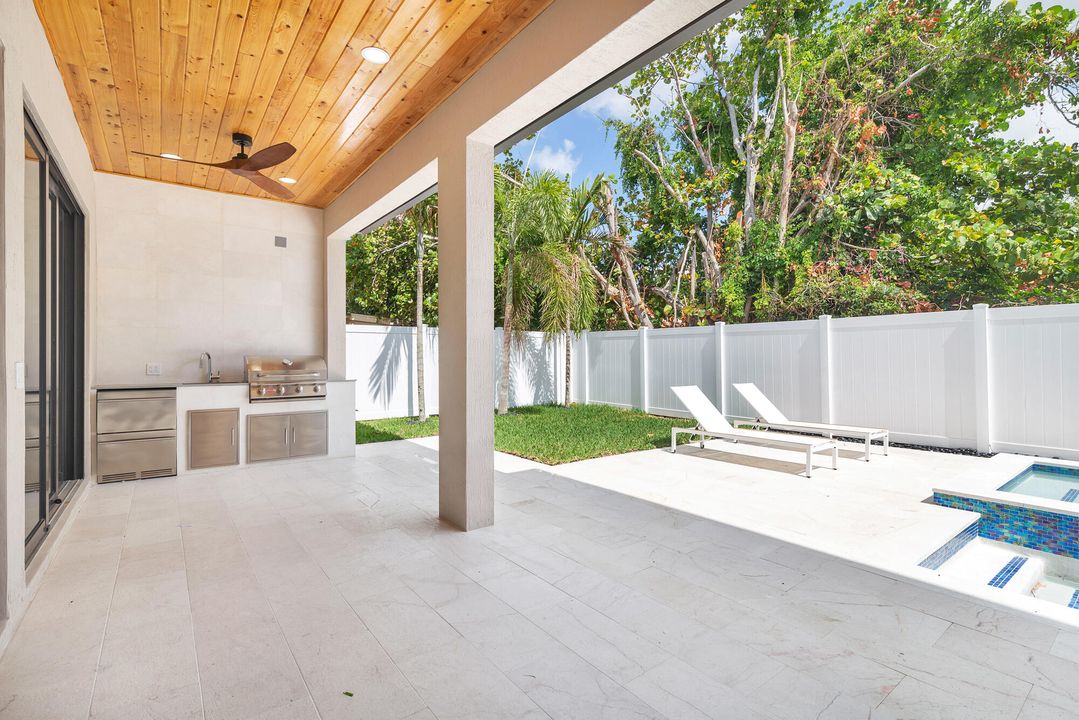 Activo con contrato: $2,800,000 (4 camas, 5 baños, 3133 Pies cuadrados)