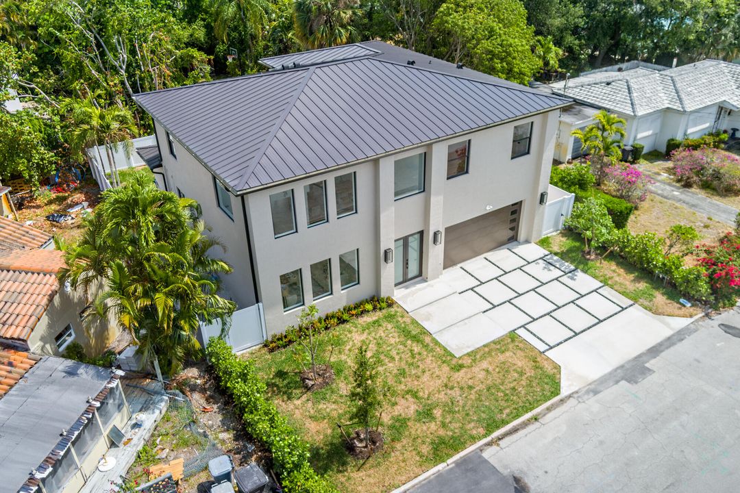 Activo con contrato: $2,800,000 (4 camas, 5 baños, 3133 Pies cuadrados)