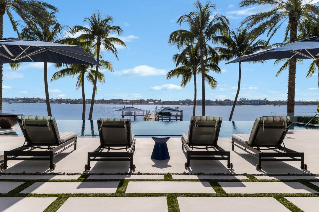 合同活跃: $84,888,000 (6 贝兹, 9 浴室, 16582 平方英尺)