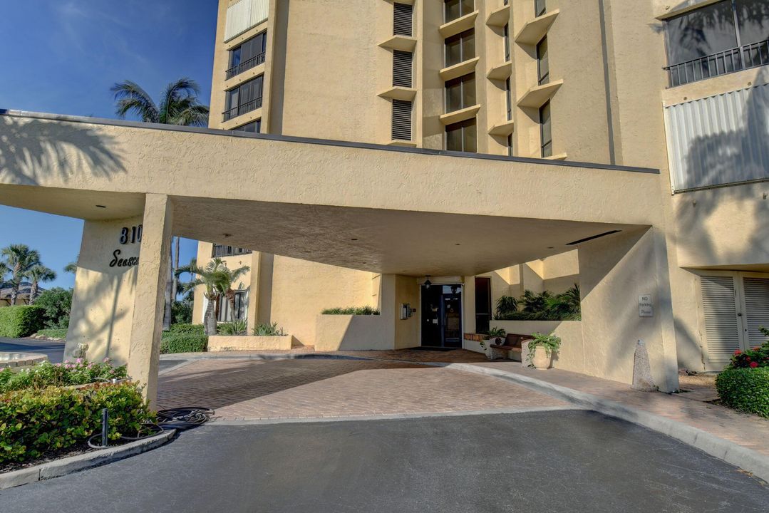 For Sale: $650,000 (2 beds, 2 baths, 1297 Square Feet)