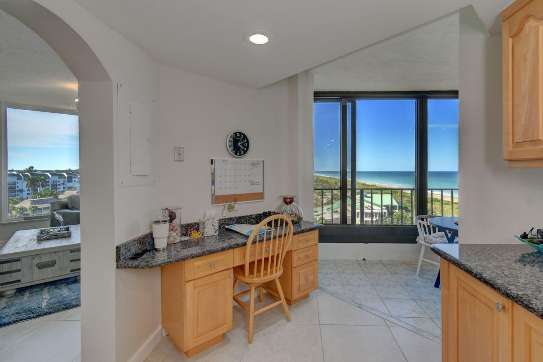 For Sale: $650,000 (2 beds, 2 baths, 1297 Square Feet)