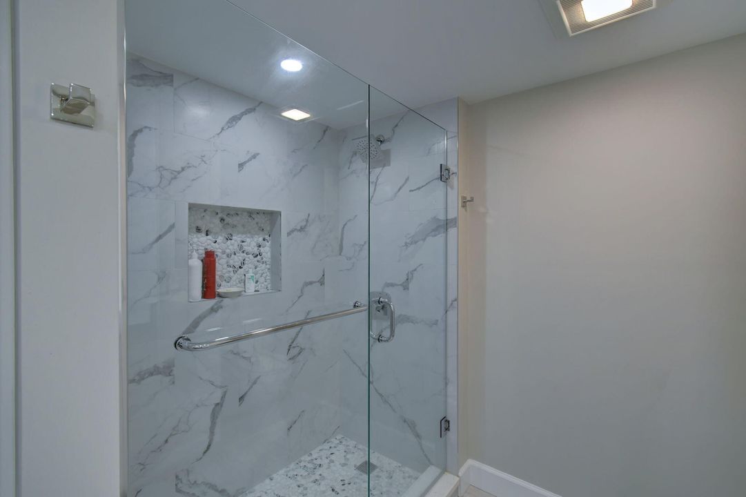 For Sale: $650,000 (2 beds, 2 baths, 1297 Square Feet)