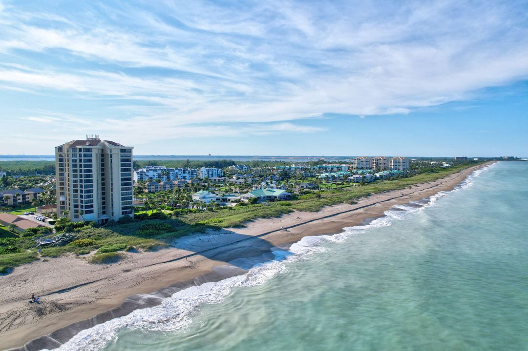 For Sale: $650,000 (2 beds, 2 baths, 1297 Square Feet)