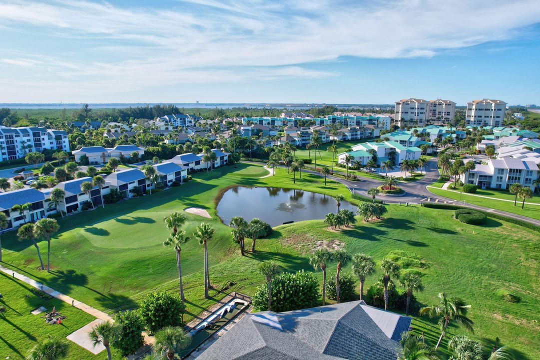 For Sale: $650,000 (2 beds, 2 baths, 1297 Square Feet)