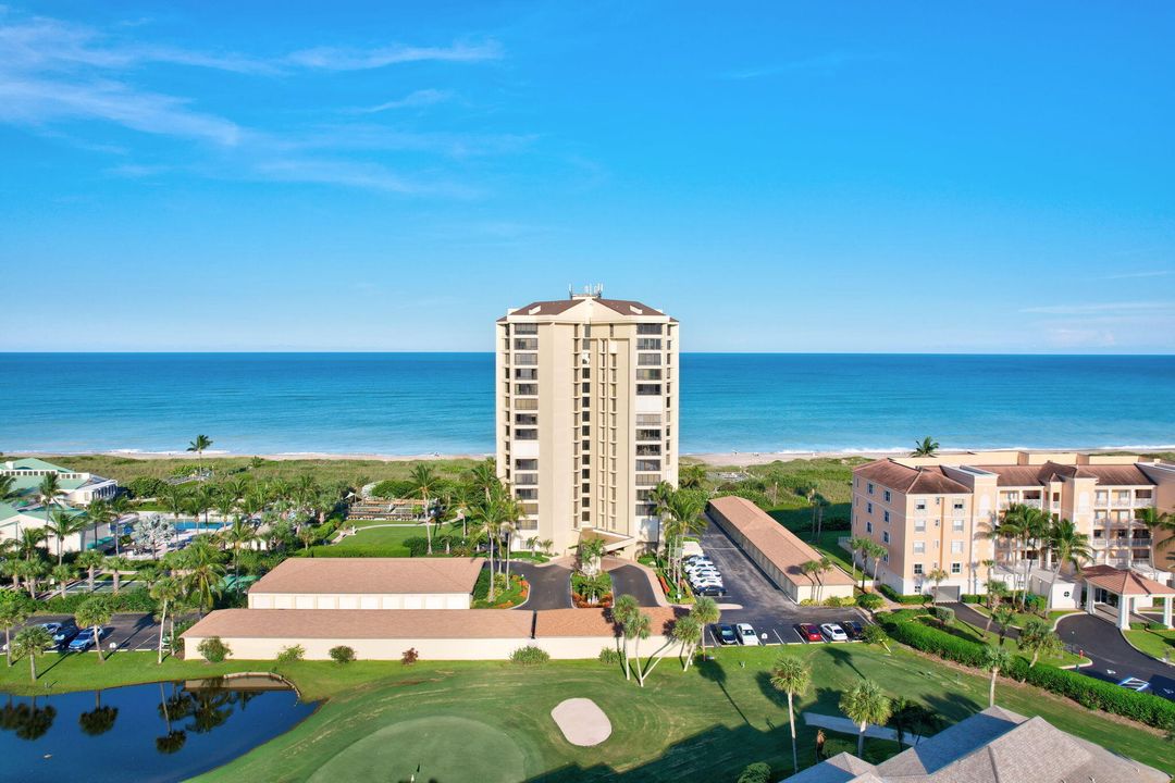 For Sale: $650,000 (2 beds, 2 baths, 1297 Square Feet)