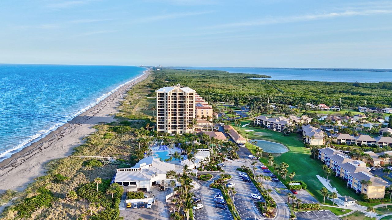 For Sale: $650,000 (2 beds, 2 baths, 1297 Square Feet)