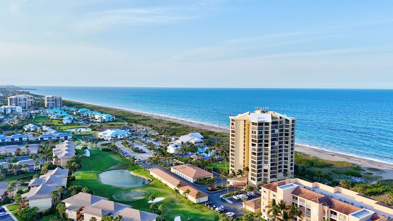 For Sale: $650,000 (2 beds, 2 baths, 1297 Square Feet)