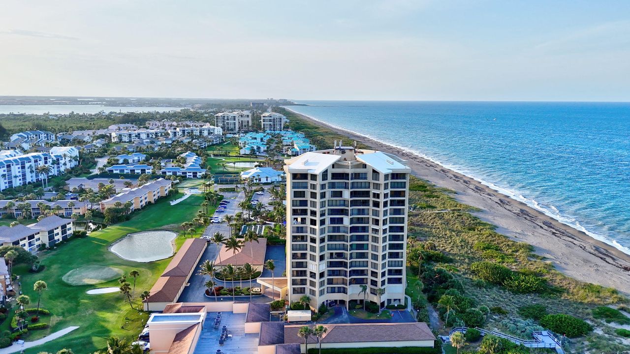 For Sale: $650,000 (2 beds, 2 baths, 1297 Square Feet)