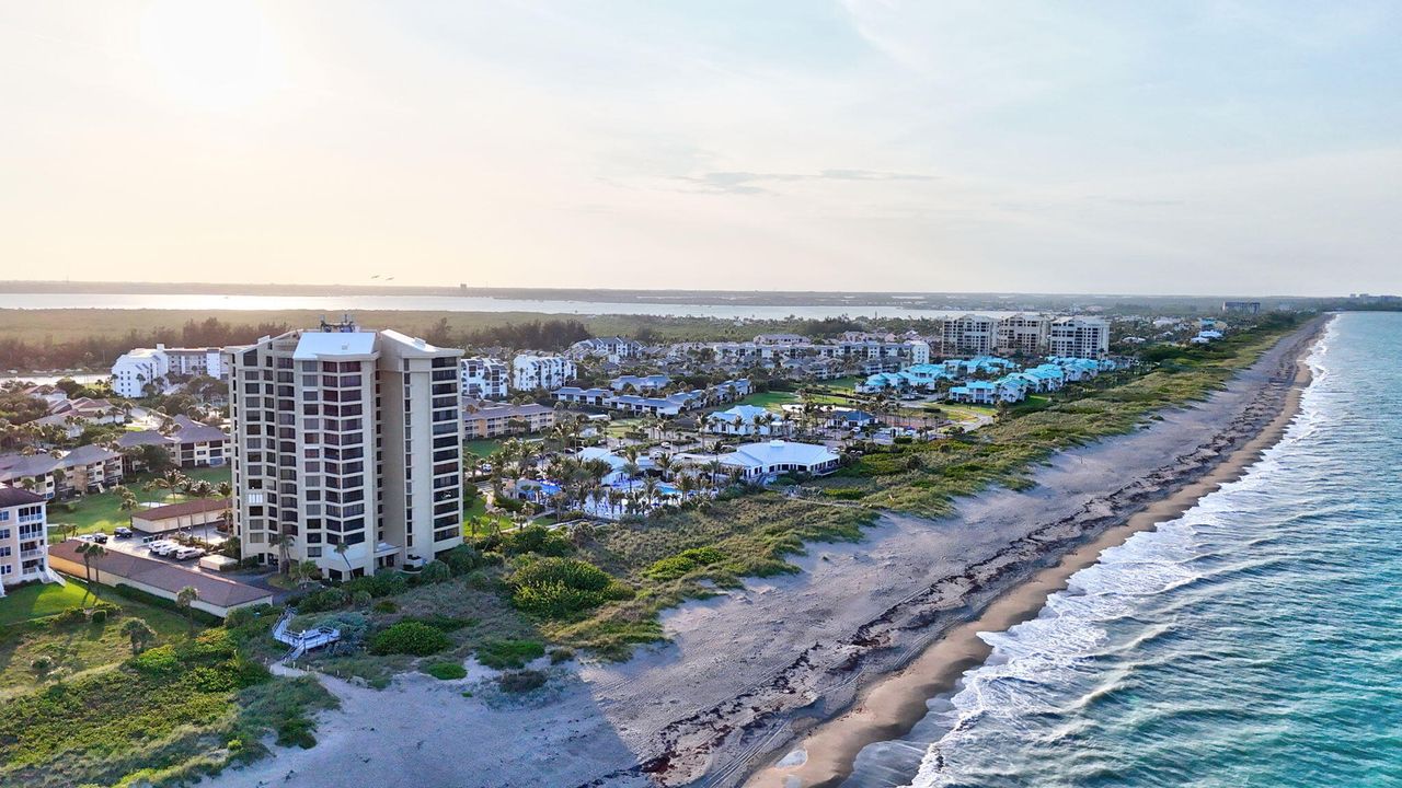 For Sale: $650,000 (2 beds, 2 baths, 1297 Square Feet)