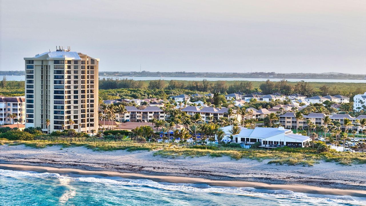 For Sale: $650,000 (2 beds, 2 baths, 1297 Square Feet)