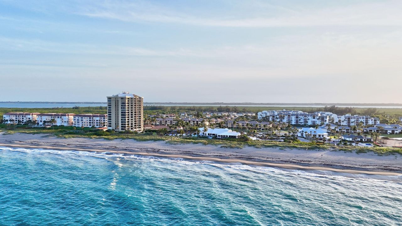 For Sale: $650,000 (2 beds, 2 baths, 1297 Square Feet)