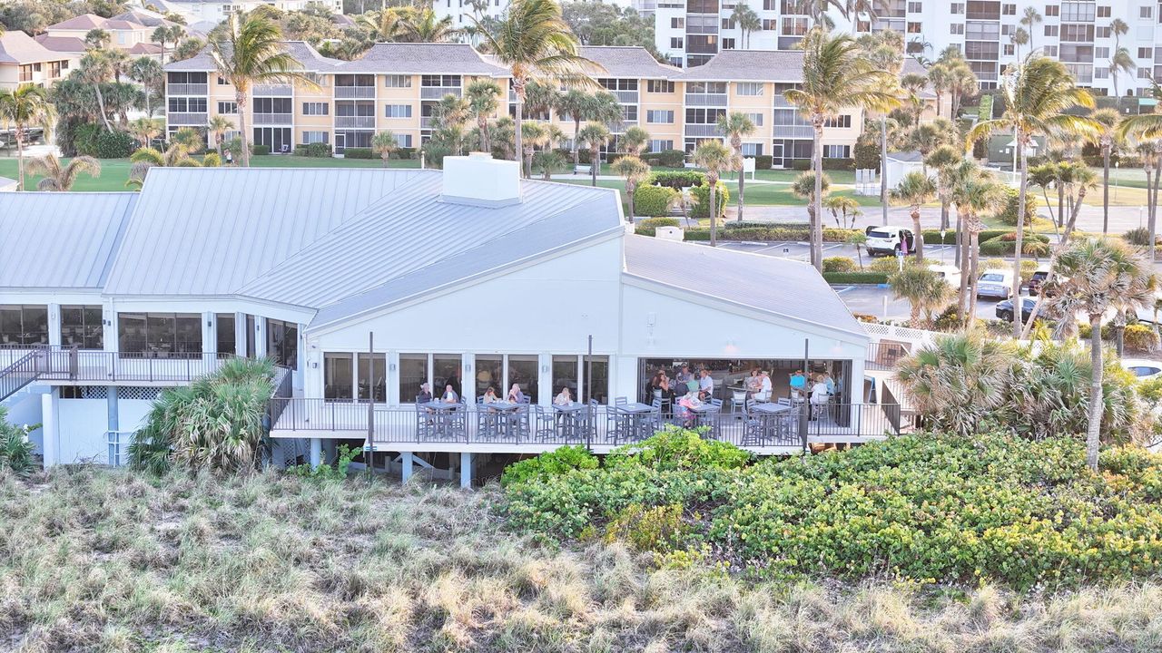 For Sale: $650,000 (2 beds, 2 baths, 1297 Square Feet)