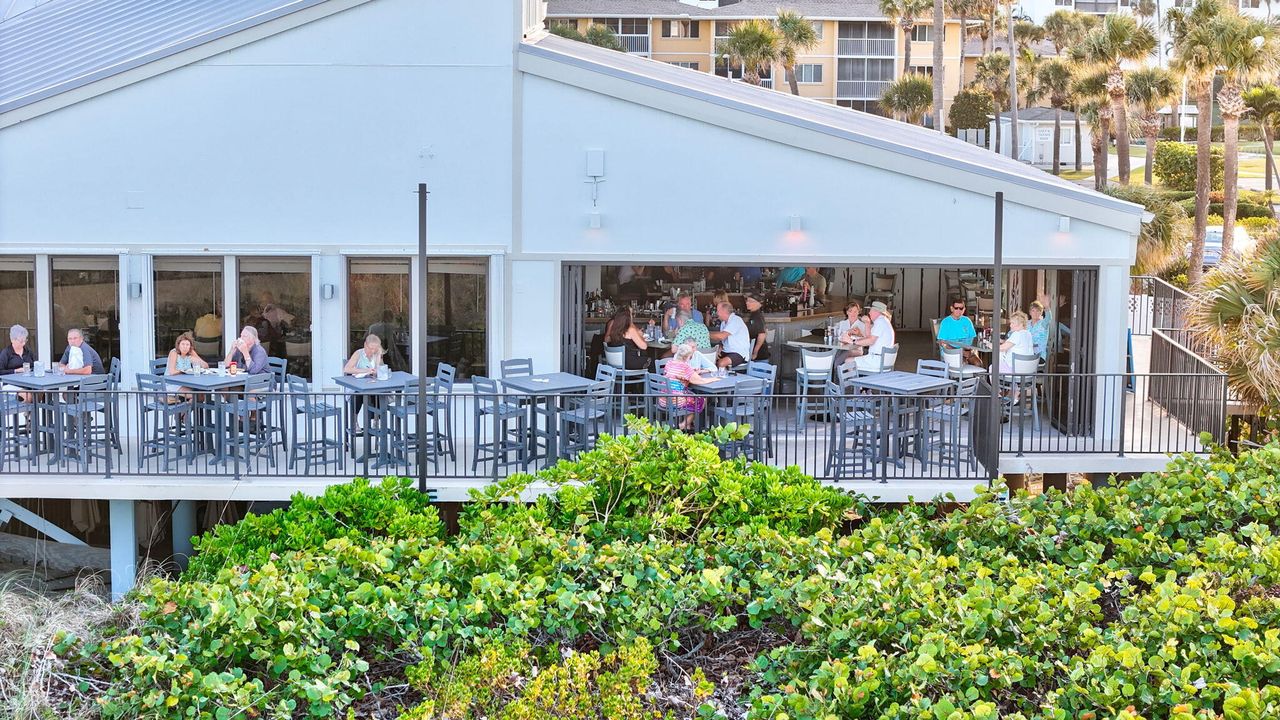 For Sale: $650,000 (2 beds, 2 baths, 1297 Square Feet)