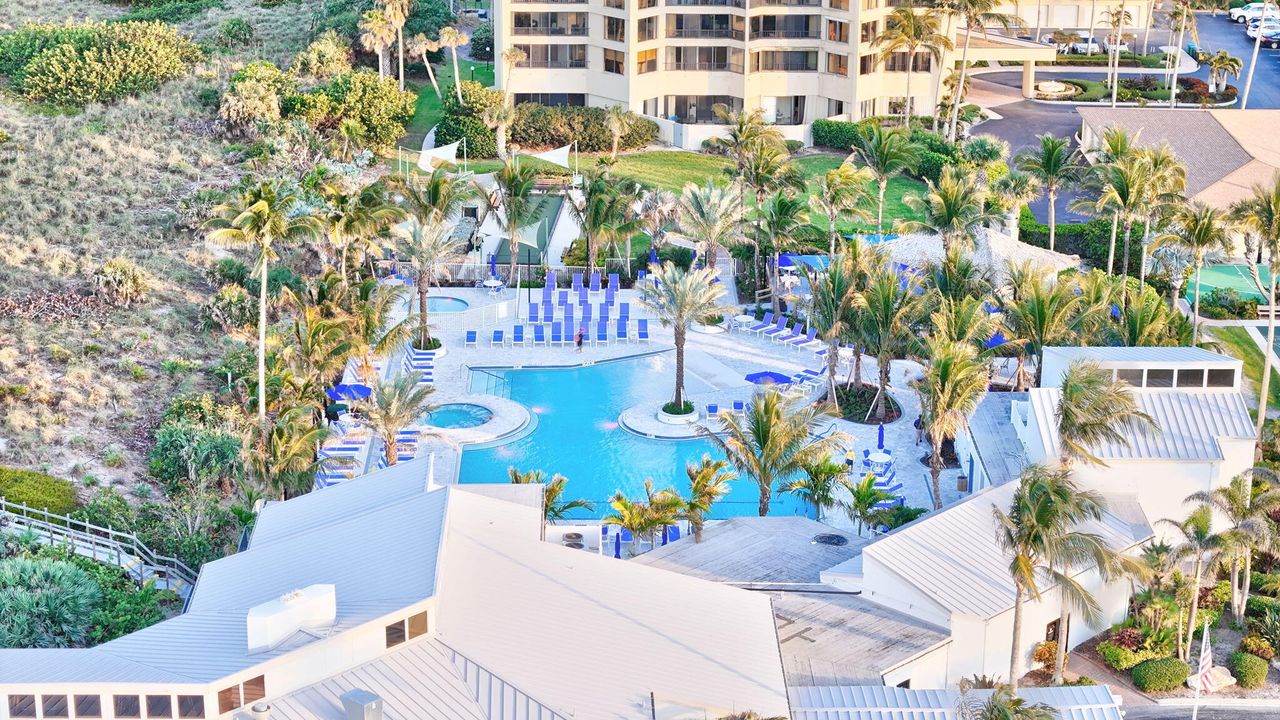 For Sale: $650,000 (2 beds, 2 baths, 1297 Square Feet)