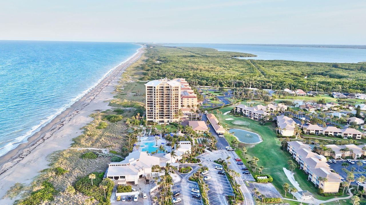 For Sale: $650,000 (2 beds, 2 baths, 1297 Square Feet)