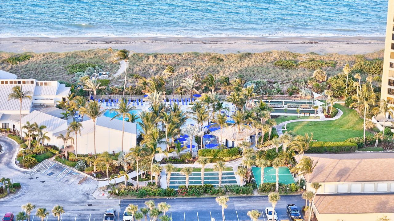 For Sale: $650,000 (2 beds, 2 baths, 1297 Square Feet)