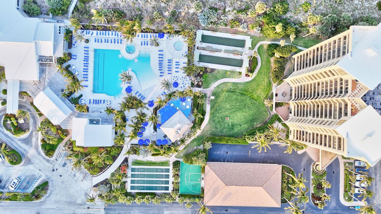 For Sale: $650,000 (2 beds, 2 baths, 1297 Square Feet)