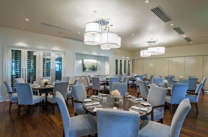 合同活跃: $3,250,000 (5 贝兹, 6 浴室, 4996 平方英尺)