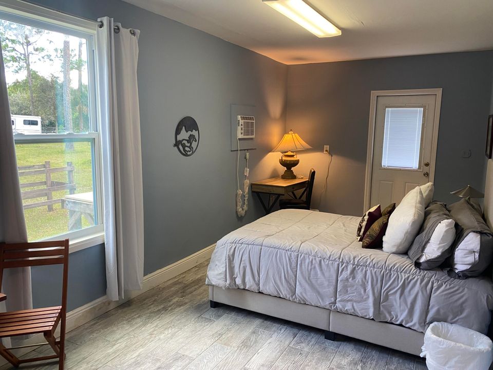 For Rent: $1,550 (0 beds, 1 baths, 320 Square Feet)